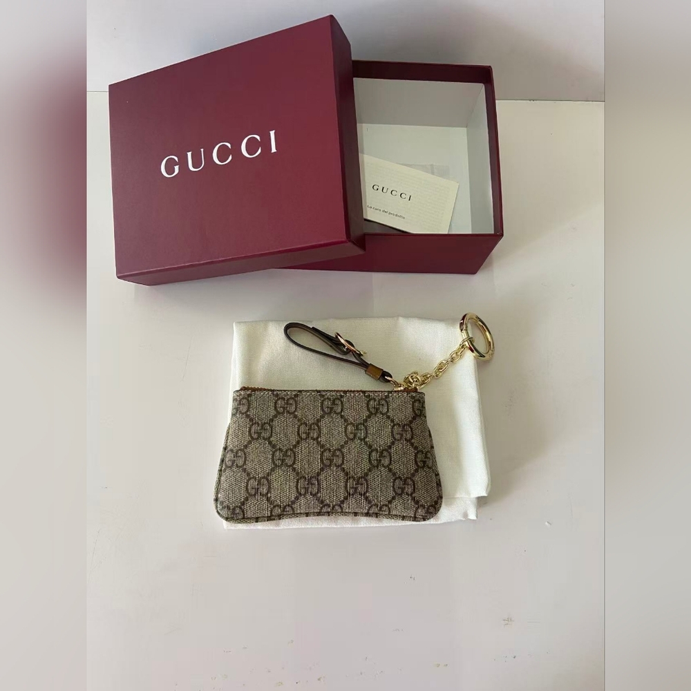 Gucci GG Emblem key pouch
